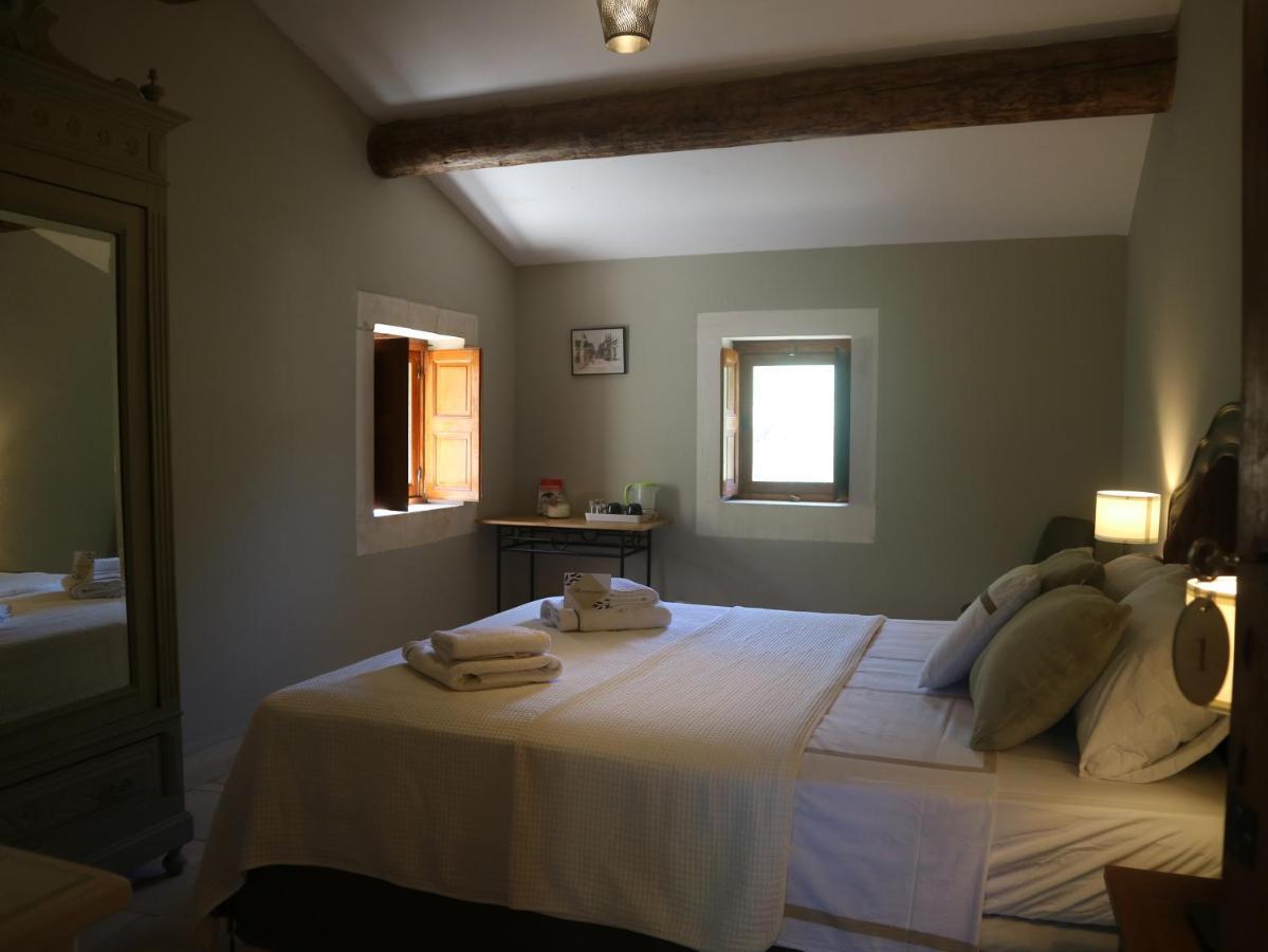 Mas Du Rollier Chambres D'Hotes Eygalières Екстериор снимка